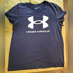 Women's UA tshirt